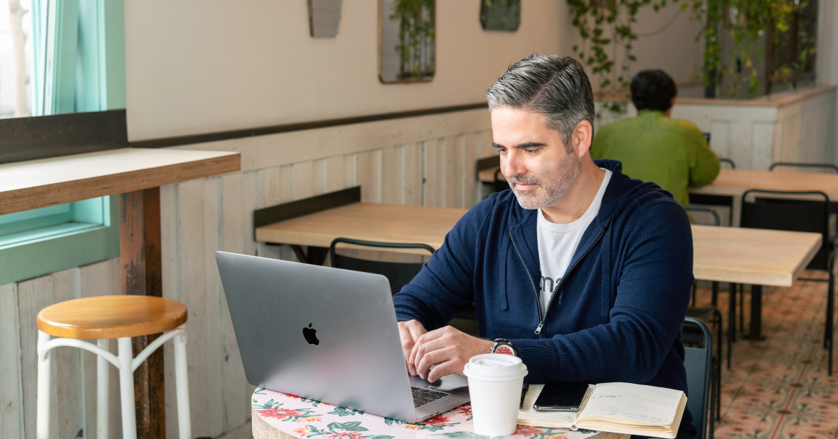 How to Optimize Your Experience Section on Linkedin - Resumespice How to Optimize Your Experience Section on Linkedin